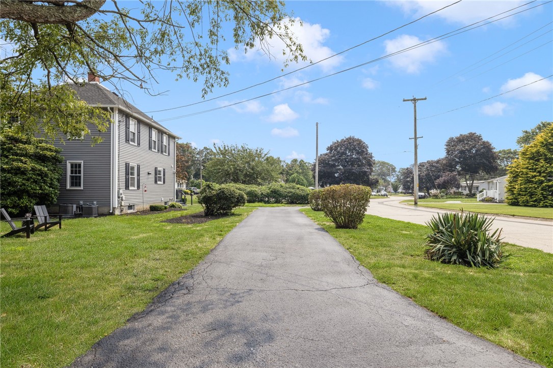 6 Larkspur Road Warwick, RI 02886 - Photo 4 of 48 Gallery Image 4