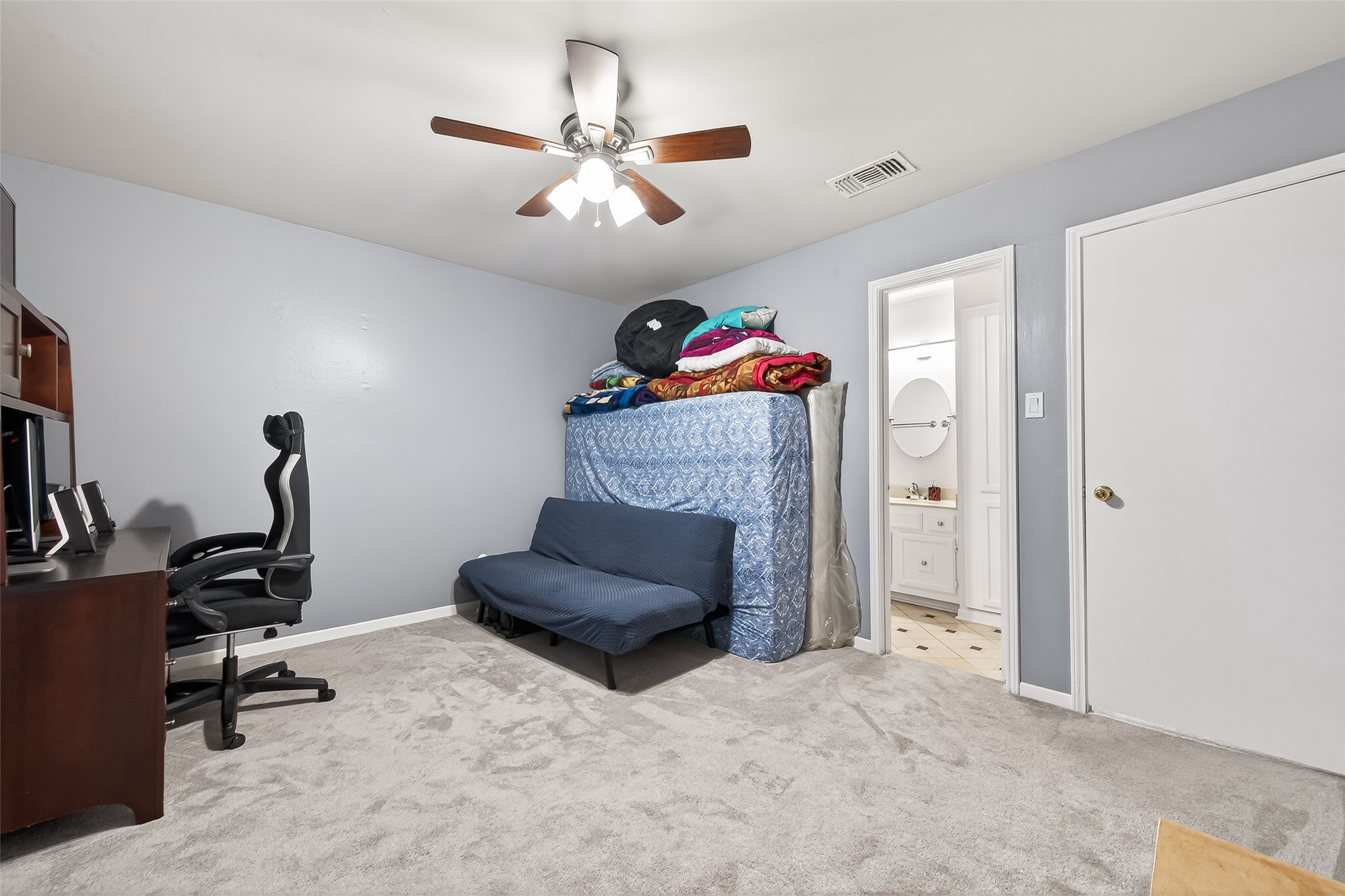 6541 Wanda Lane Houston, TX 77074 - Photo 29 of 37 2nd Bedroom