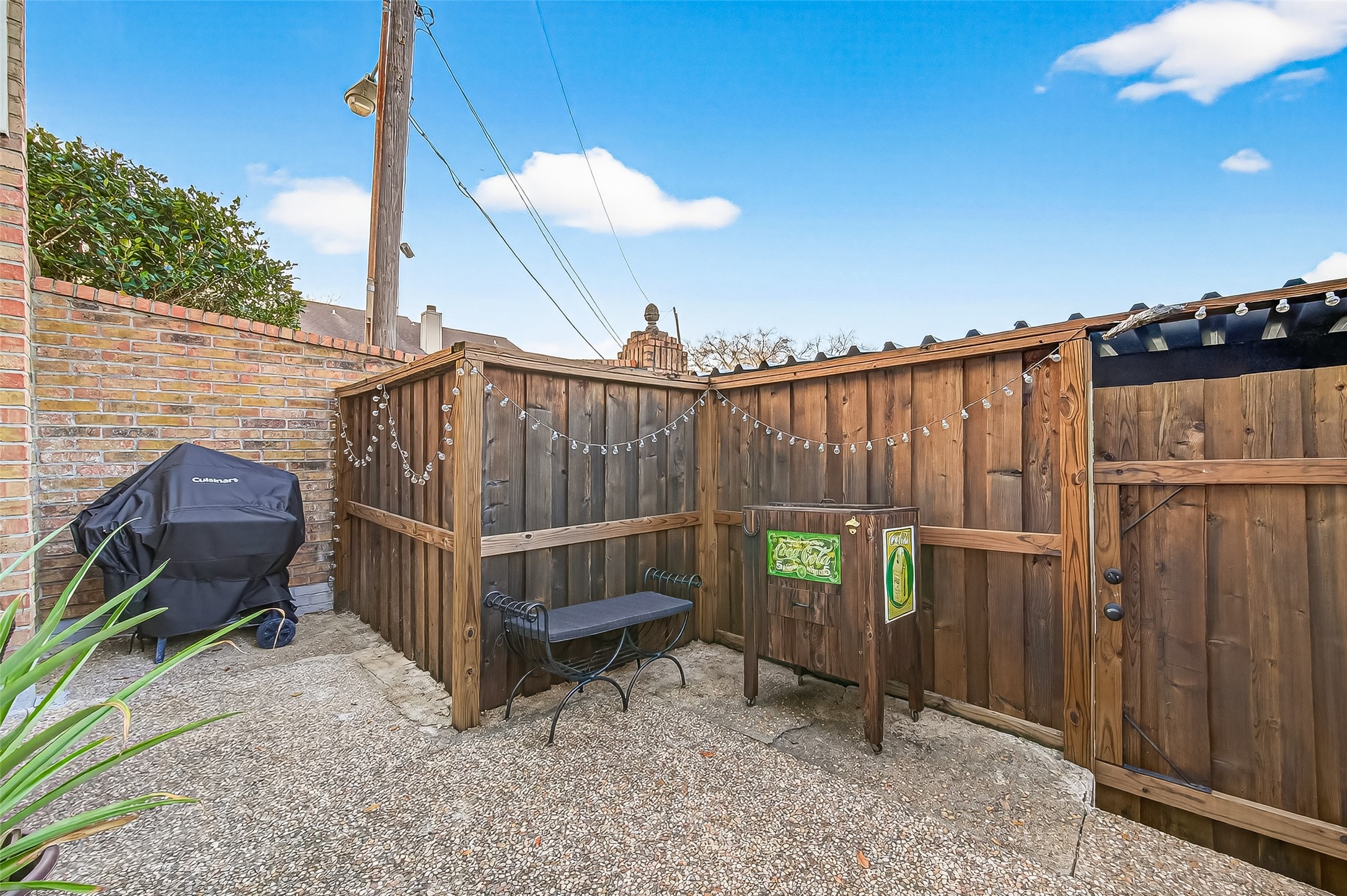 6541 Wanda Lane Houston, TX 77074 - Photo 31 of 37 Private Gated Patio