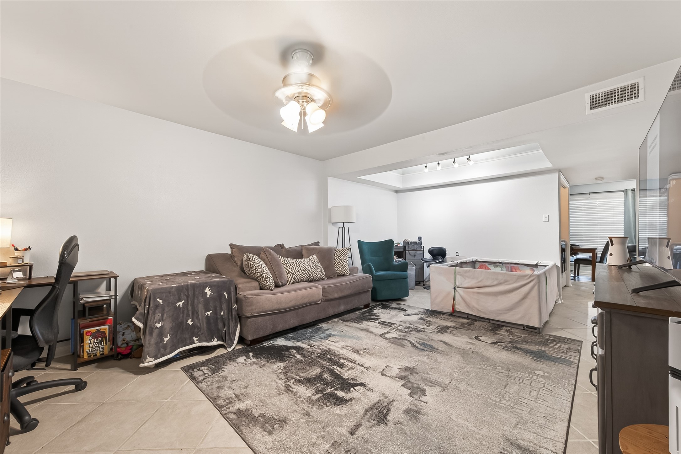 6541 Wanda Lane Houston, TX 77074 - Photo 6 of 37 Living Room