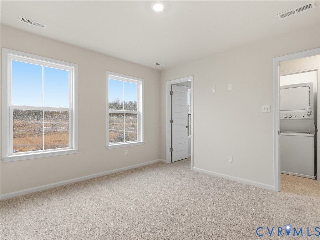 161 Corcoran Way Aylett, VA 23009 - Photo 11 of 21 an empty room with a window