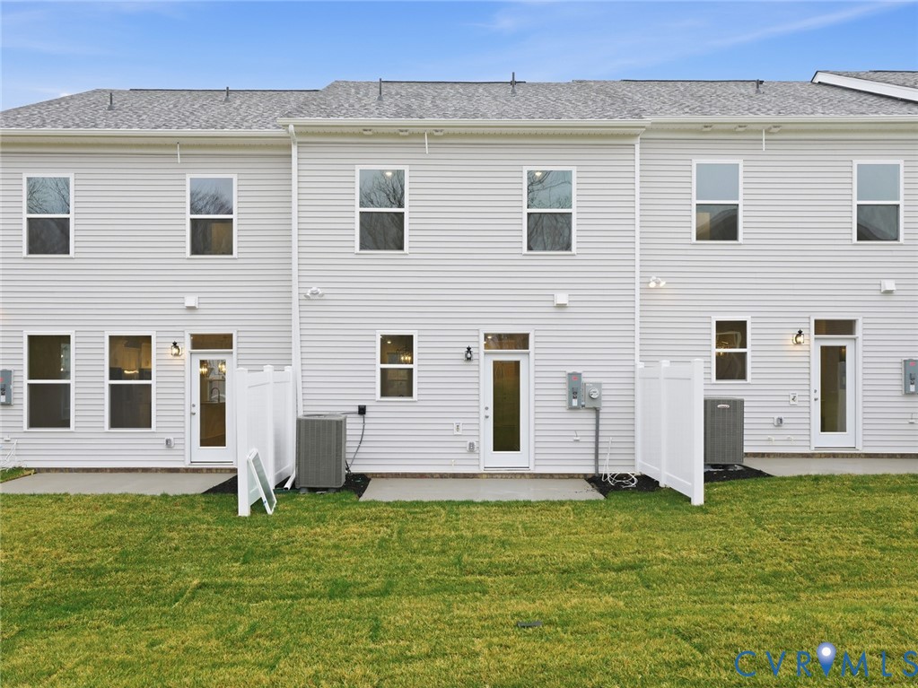 161 Corcoran Way Aylett, VA 23009 - Photo 20 of 21 a view of a house with backyard