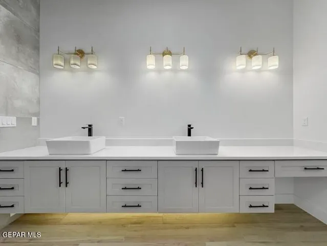 $759,500 | 5849 Valley Palm Drive, El Paso, TX 79932