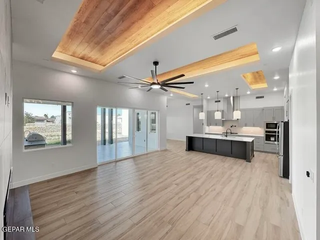 $759,500 | 5849 Valley Palm Drive, El Paso, TX 79932