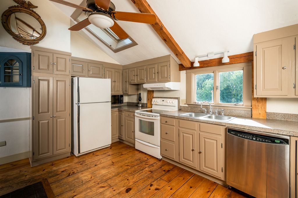71 Fall Mill Road York, ME 03909 - Photo 9 of 35