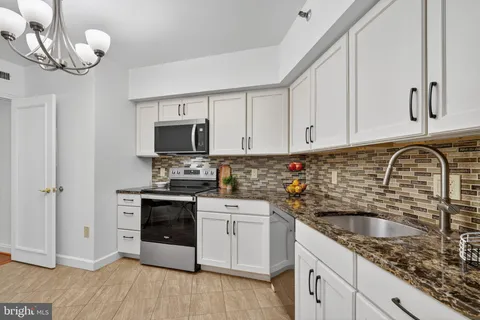 $649,000 | 4550 North Park Avenue, Unit 814, Chevy Chase, MD 20815