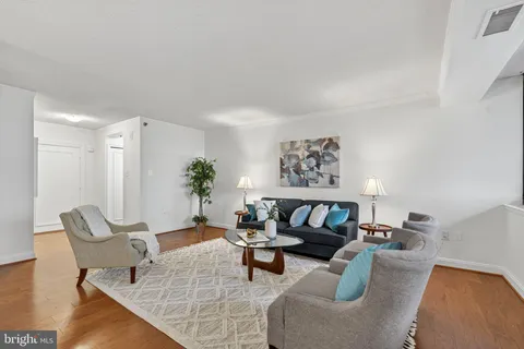 $649,000 | 4550 North Park Avenue, Unit 814, Chevy Chase, MD 20815