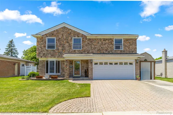 $474,900 | 23312 Fairway Drive, Trenton, MI 48183
