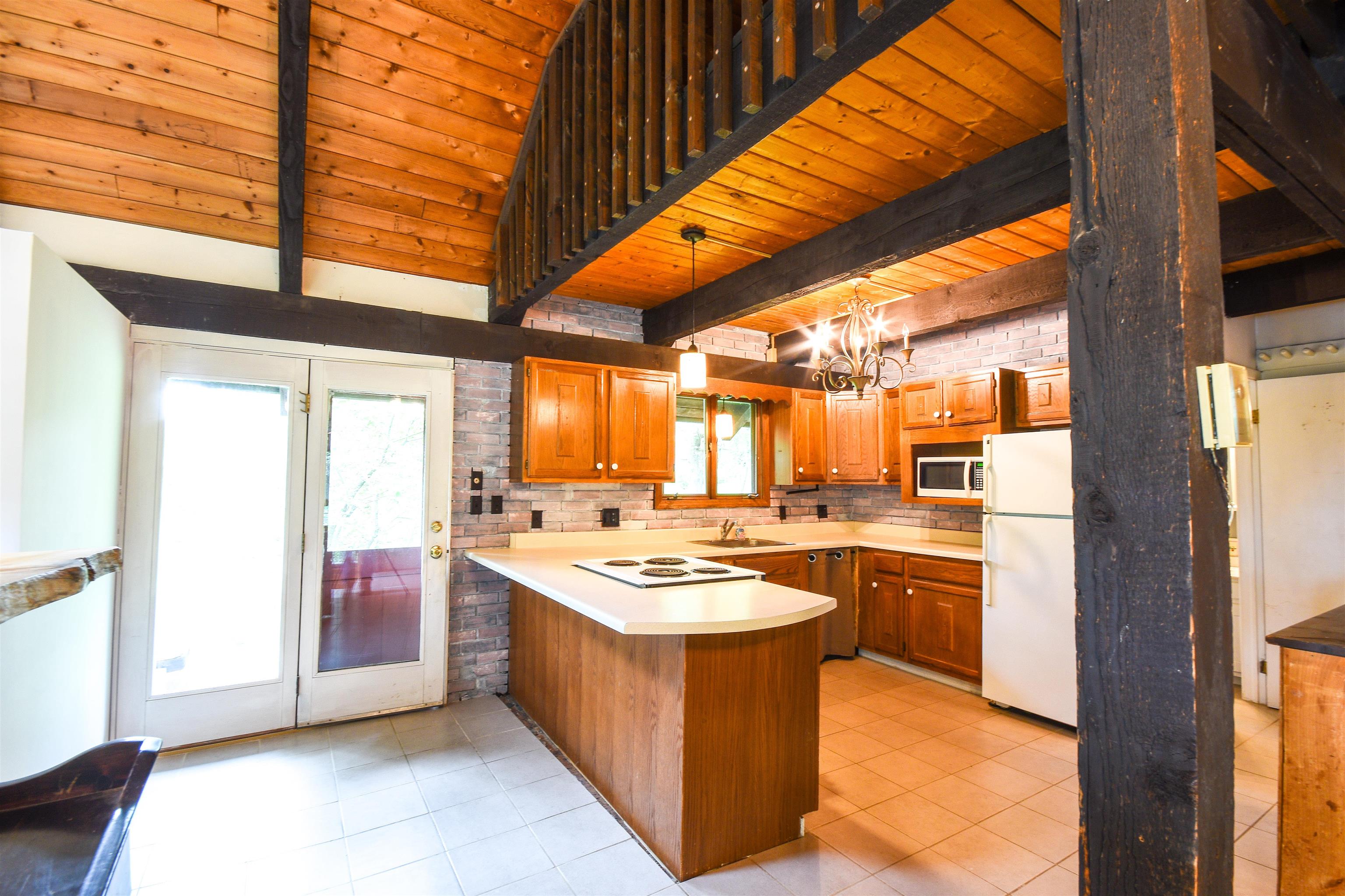 214 Valley View Road Shaftsbury, VT 05262 - Photo 4 of 40 Gallery Image 4