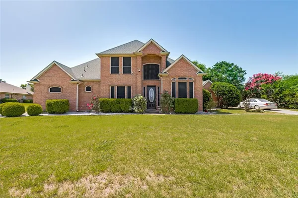$599,000 | 2828 South Lakeview Drive, Cedar Hill, TX 75104