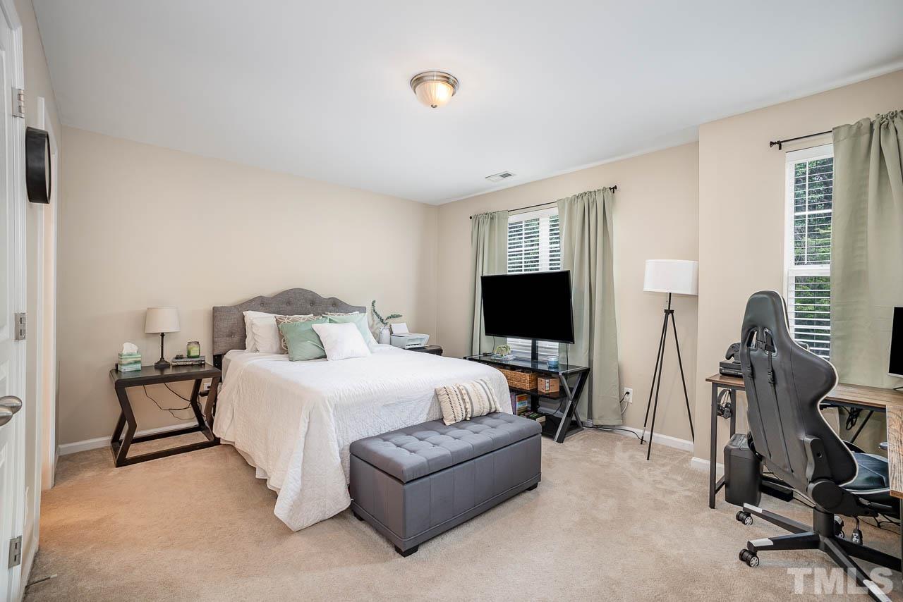 4323 Sugarbend Way Raleigh, NC 27606 - Photo 19 of 25 Gallery Image 19