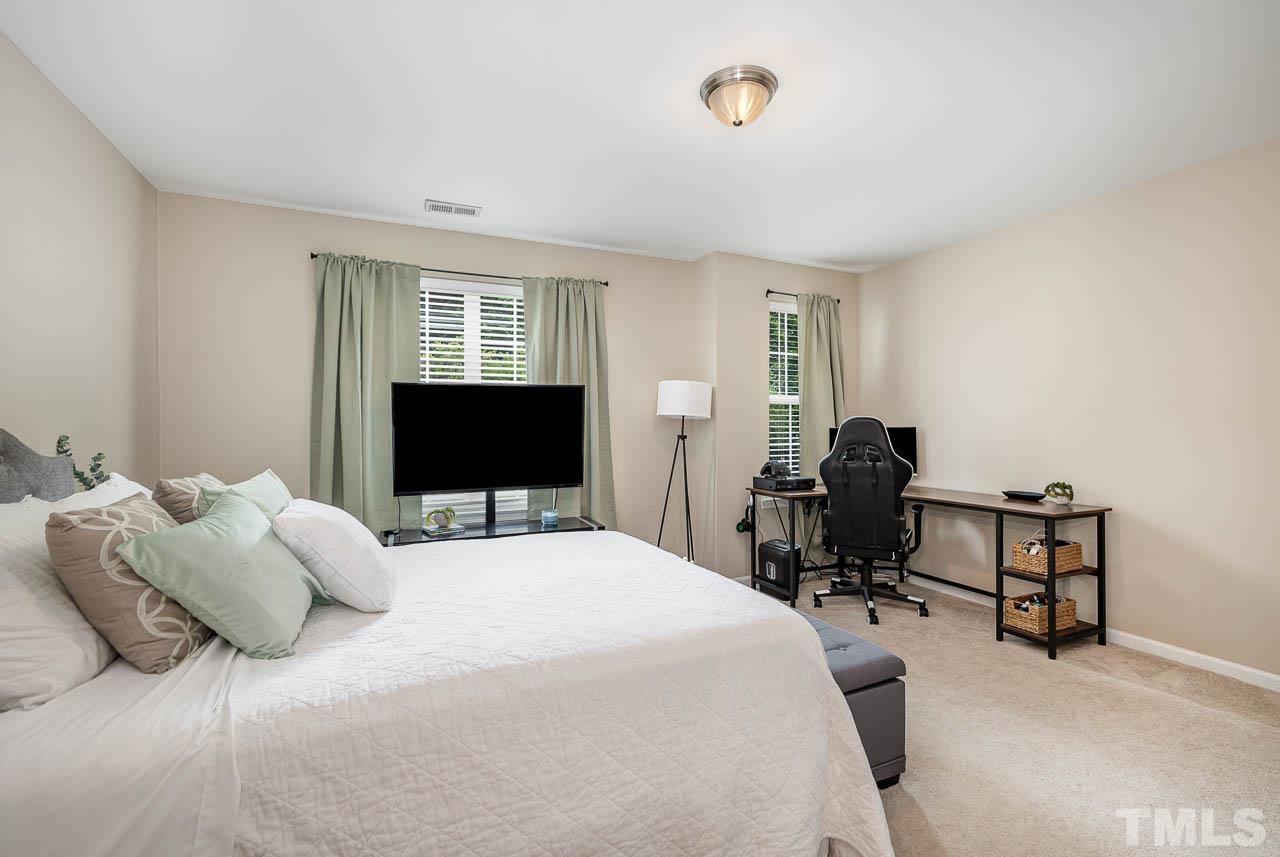 4323 Sugarbend Way Raleigh, NC 27606 - Photo 20 of 25 Gallery Image 20