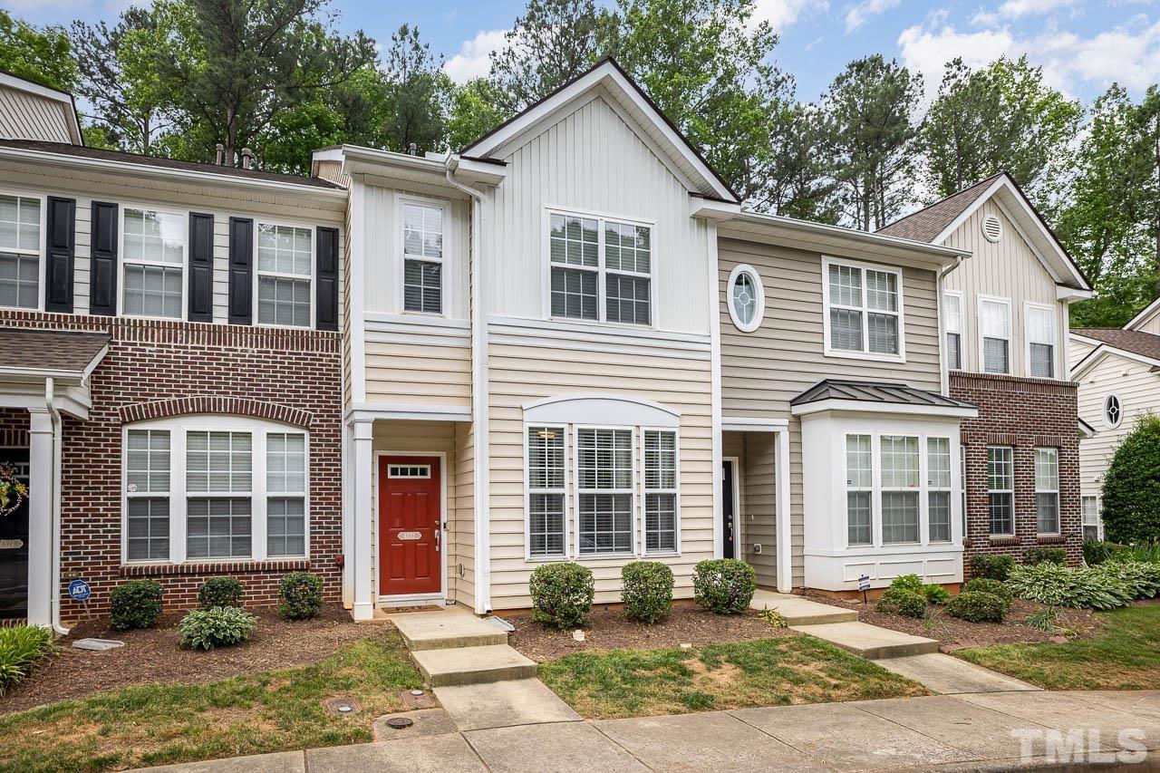 4323 Sugarbend Way Raleigh, NC 27606 - Photo 2 of 25 Gallery Image 2