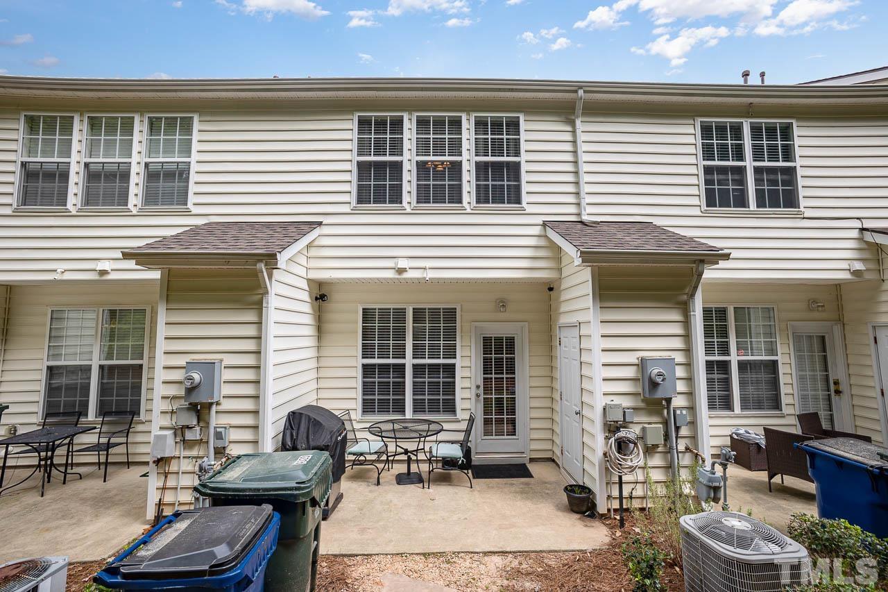 4323 Sugarbend Way Raleigh, NC 27606 - Photo 24 of 25 Gallery Image 24