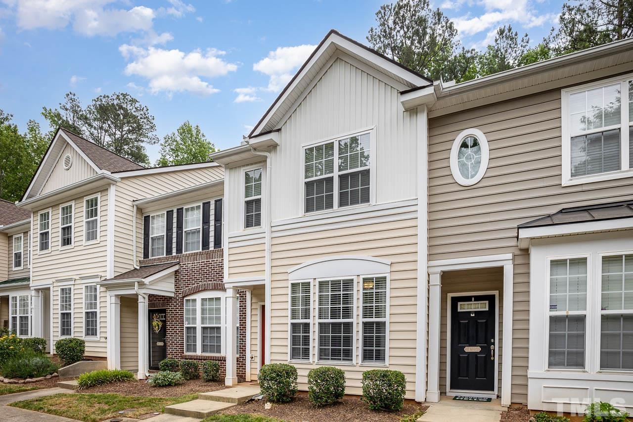 4323 Sugarbend Way Raleigh, NC 27606 - Photo 3 of 25 Gallery Image 3