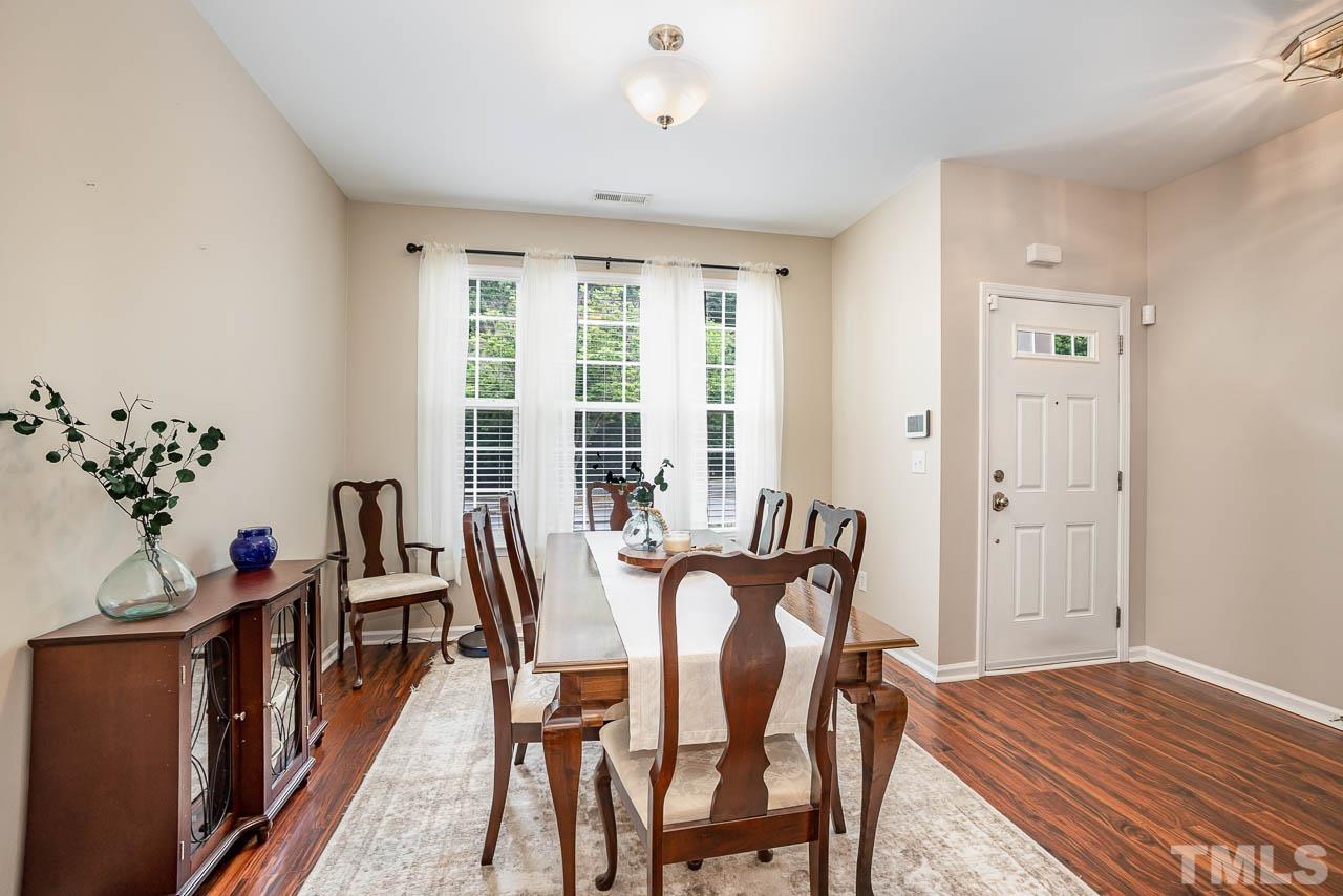 4323 Sugarbend Way Raleigh, NC 27606 - Photo 6 of 25 Gallery Image 6