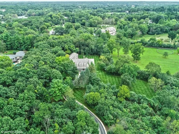 $1,995,000 | 383 West County Line Road, Barrington Hills, IL 60010