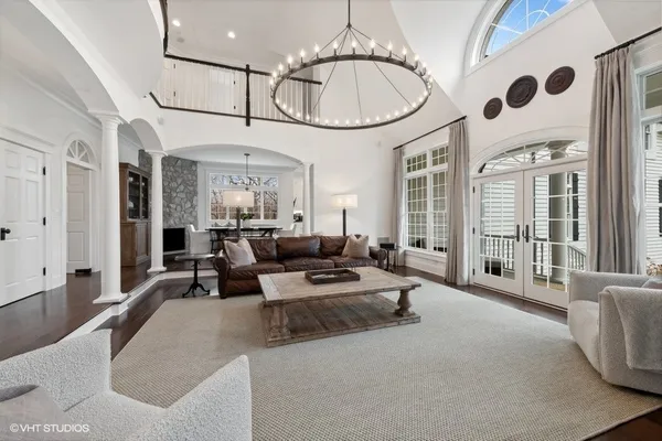 $1,995,000 | 383 West County Line Road, Barrington Hills, IL 60010