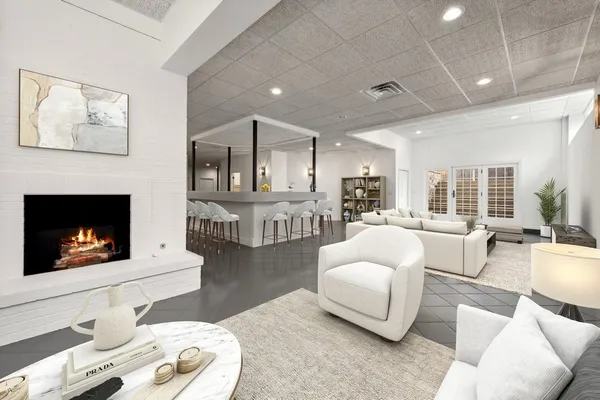 $1,995,000 | 383 West County Line Road, Barrington Hills, IL 60010