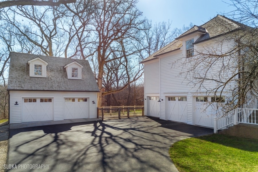 383 West County Line Road Barrington Hills, IL 60010 - Photo 61 of 75 a view of a house with a yard