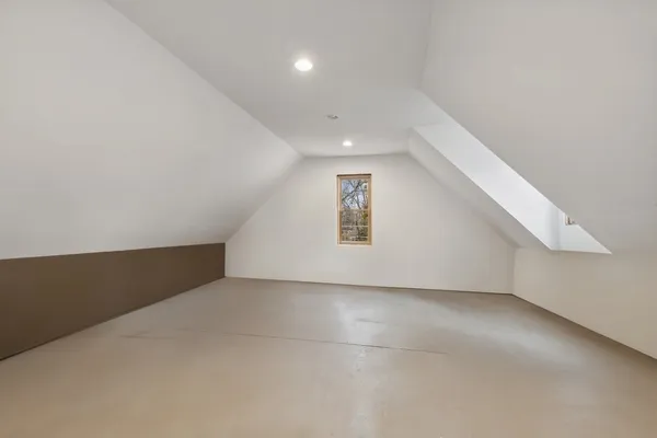 $1,995,000 | 383 West County Line Road, Barrington Hills, IL 60010