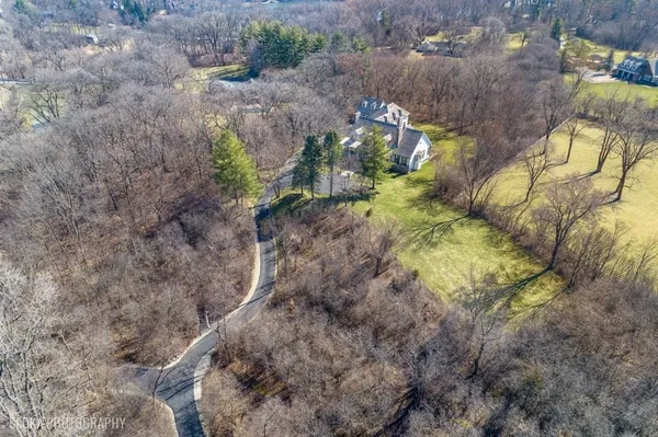 $1,995,000 | 383 West County Line Road, Barrington Hills, IL 60010