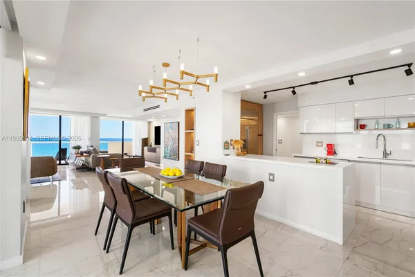 $10,900 | 5757 Collins Avenue, Unit 1006, Miami Beach, FL 33140