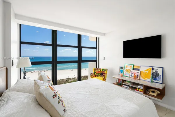 $10,900 | 5757 Collins Avenue, Unit 1006, Miami Beach, FL 33140