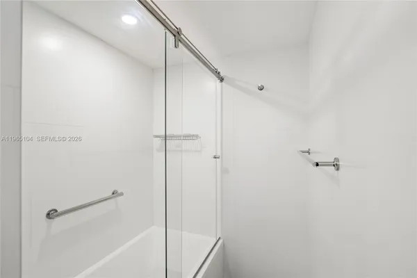 $10,900 | 5757 Collins Avenue, Unit 1006, Miami Beach, FL 33140