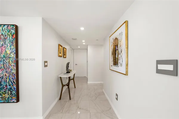 $10,900 | 5757 Collins Avenue, Unit 1006, Miami Beach, FL 33140