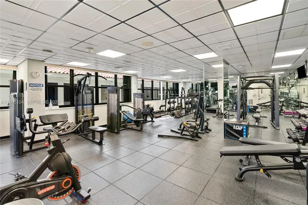 $10,900 | 5757 Collins Avenue, Unit 1006, Miami Beach, FL 33140