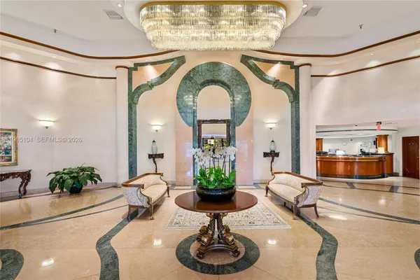 $10,900 | 5757 Collins Avenue, Unit 1006, Miami Beach, FL 33140