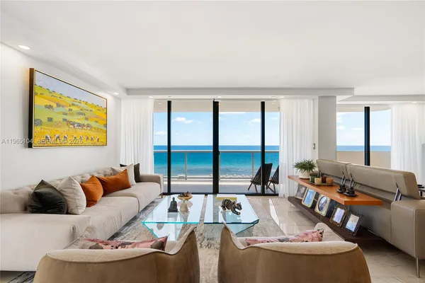 $10,900 | 5757 Collins Avenue, Unit 1006, Miami Beach, FL 33140