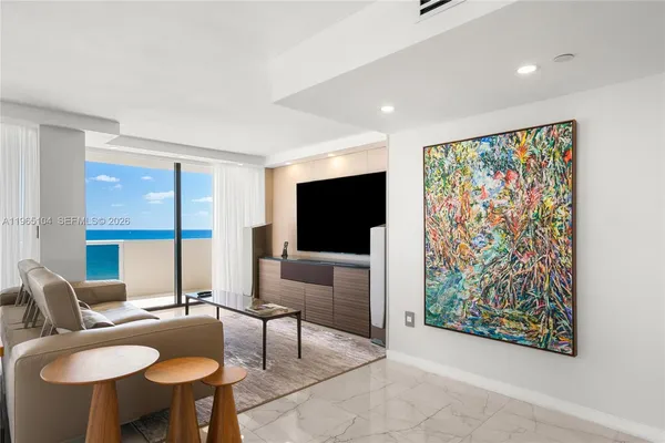 $10,900 | 5757 Collins Avenue, Unit 1006, Miami Beach, FL 33140