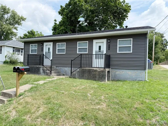 $170,000 | 604 North Henderson Street, Unit A&B, Salem, MO 65560