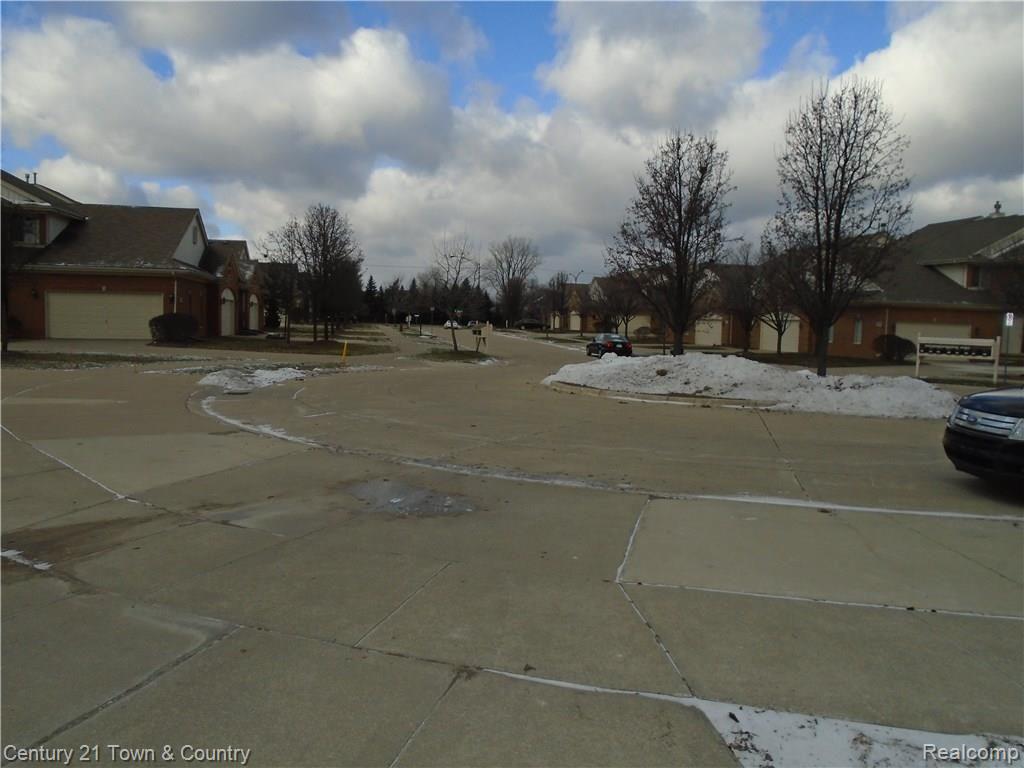 1076 Maya Court, Unit 20 Troy, MI 48085 - Photo 3 of 9