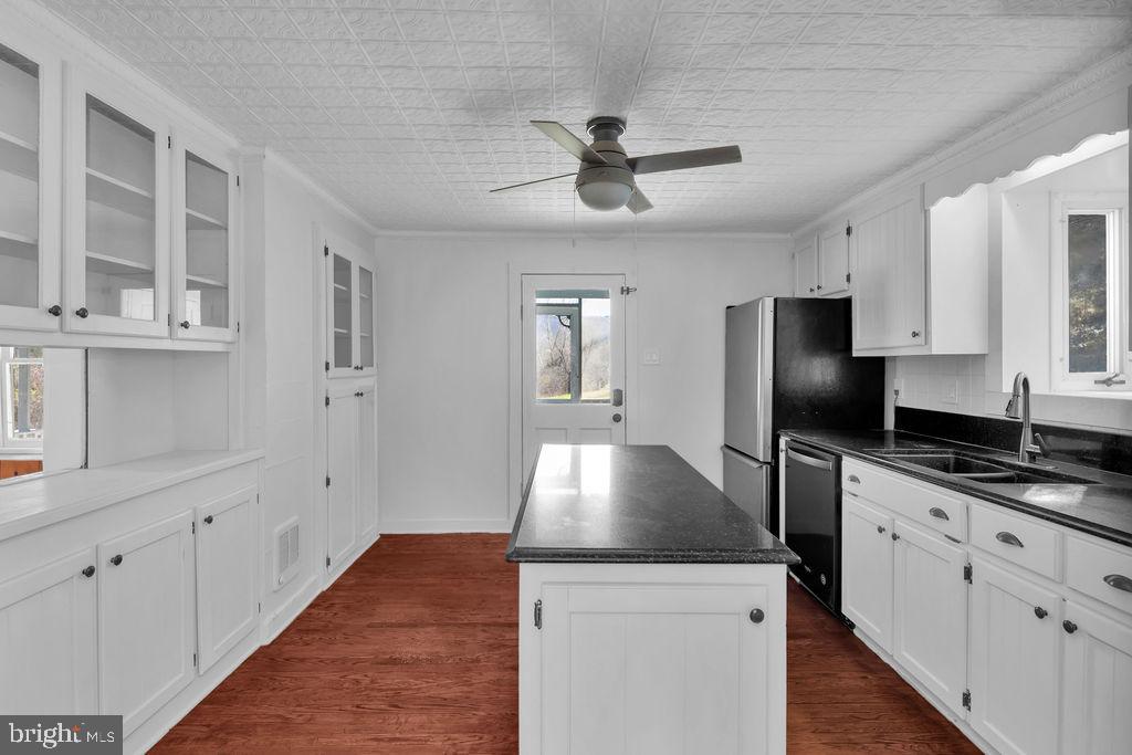 496 Frenchman Pond Road Fort Valley, VA 22652 - Photo 16 of 77 Gallery Image 16