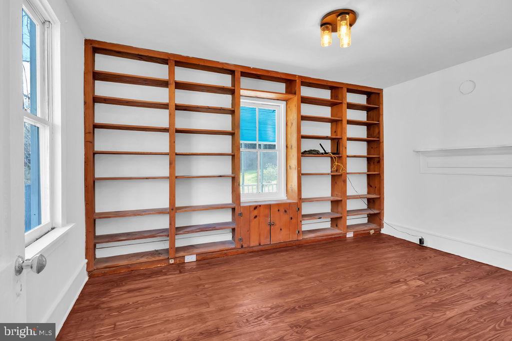 496 Frenchman Pond Road Fort Valley, VA 22652 - Photo 24 of 77 Home office or library