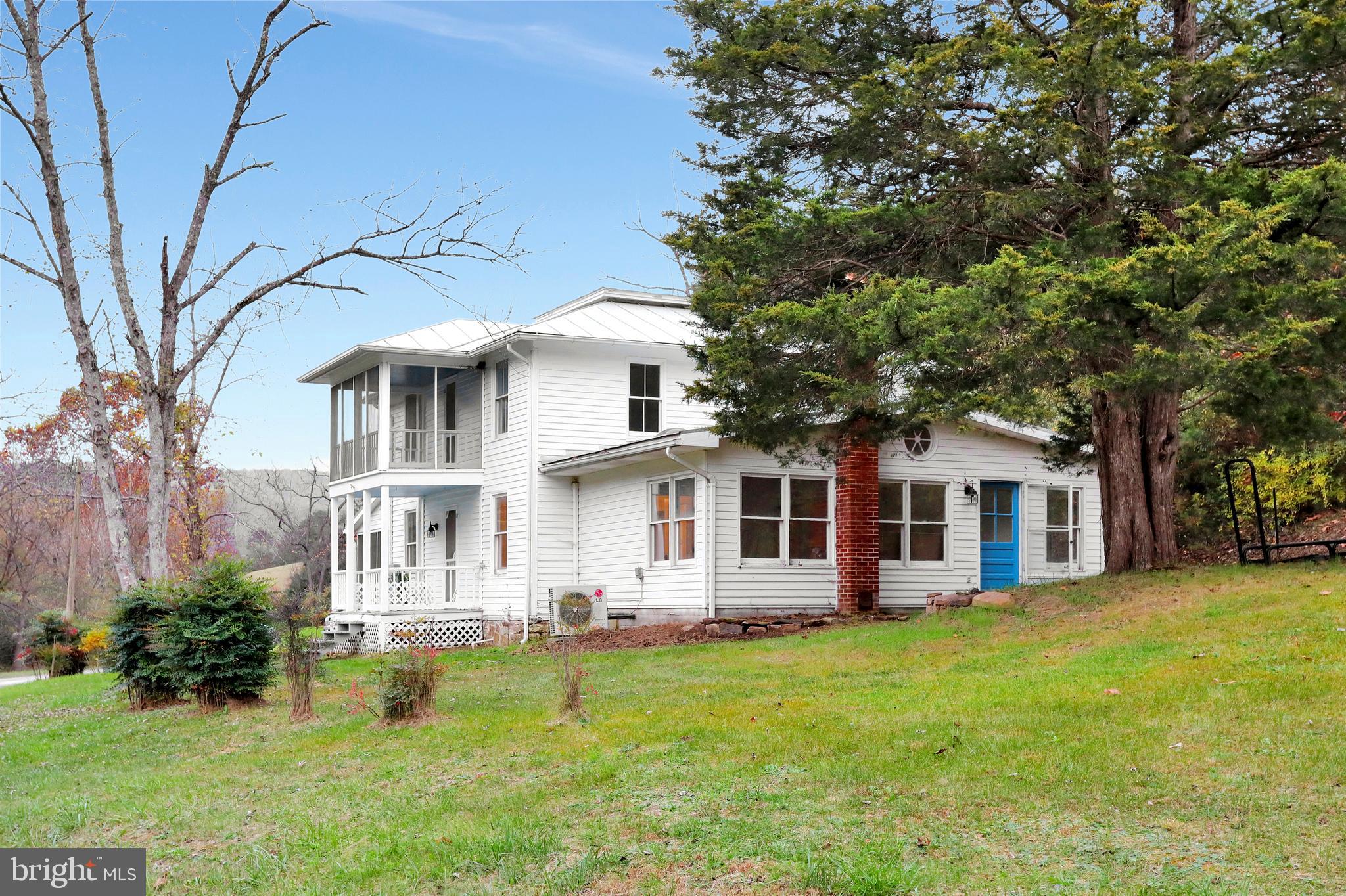 496 Frenchman Pond Road Fort Valley, VA 22652 - Photo 3 of 77 Upper and lower front porchees