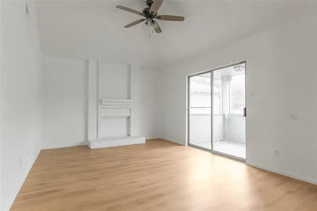 $1,025 | 812 Jefferson Avenue, Unit D, Cleveland, TX 77327