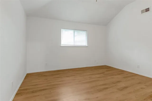 $1,025 | 812 Jefferson Avenue, Unit D, Cleveland, TX 77327