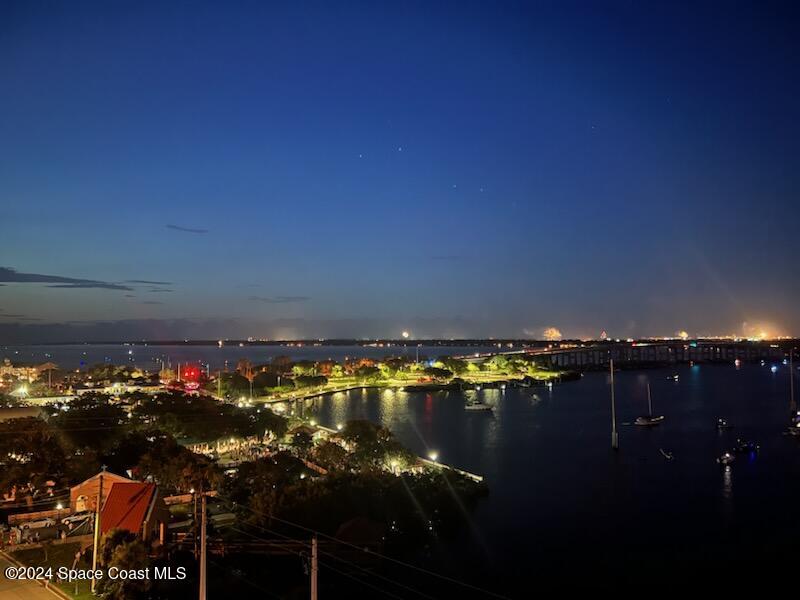 21 Riverside 901 evening lights