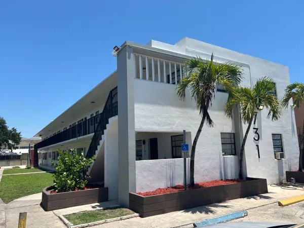 $1,500 | 731 Northwest 56th Street, Unit 202, Miami, FL 33127
