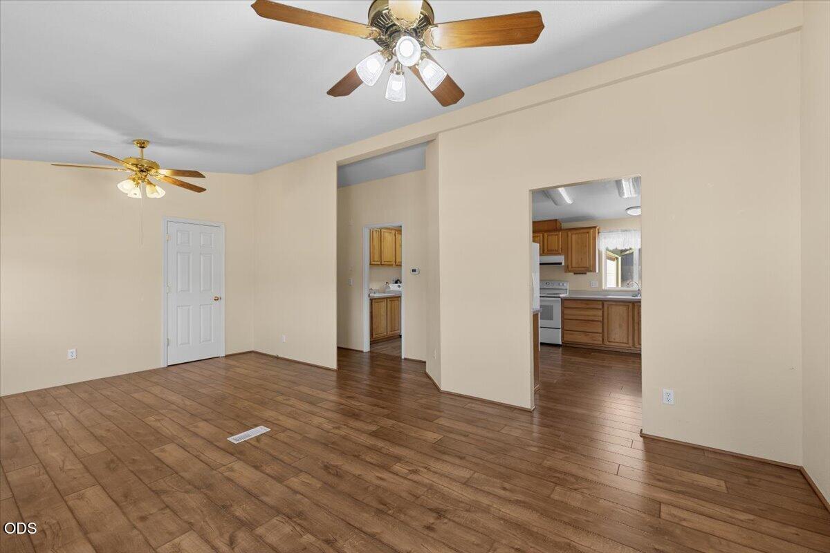 555 Freeman Road, Unit 234 Central Point, OR 97502 - Photo 15 of 24