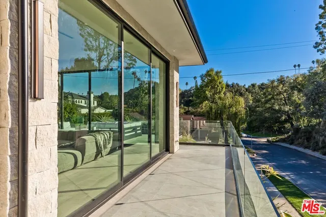 $30,000 | 16879 Mooncrest Drive, Encino, CA 91436