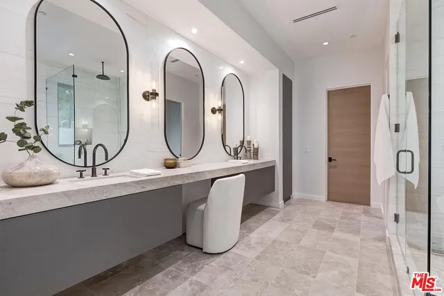 $30,000 | 16879 Mooncrest Drive, Encino, CA 91436