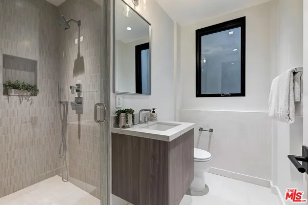 $20,500 | 16879 Mooncrest Drive, Encino, CA 91436