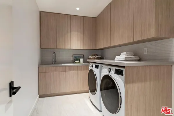 $20,500 | 16879 Mooncrest Drive, Encino, CA 91436