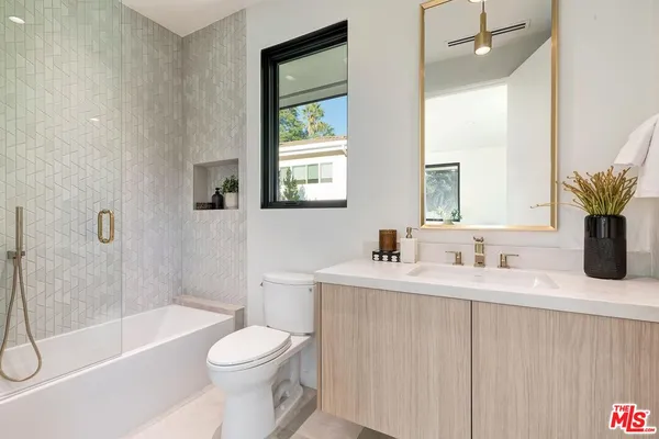 $20,500 | 16879 Mooncrest Drive, Encino, CA 91436