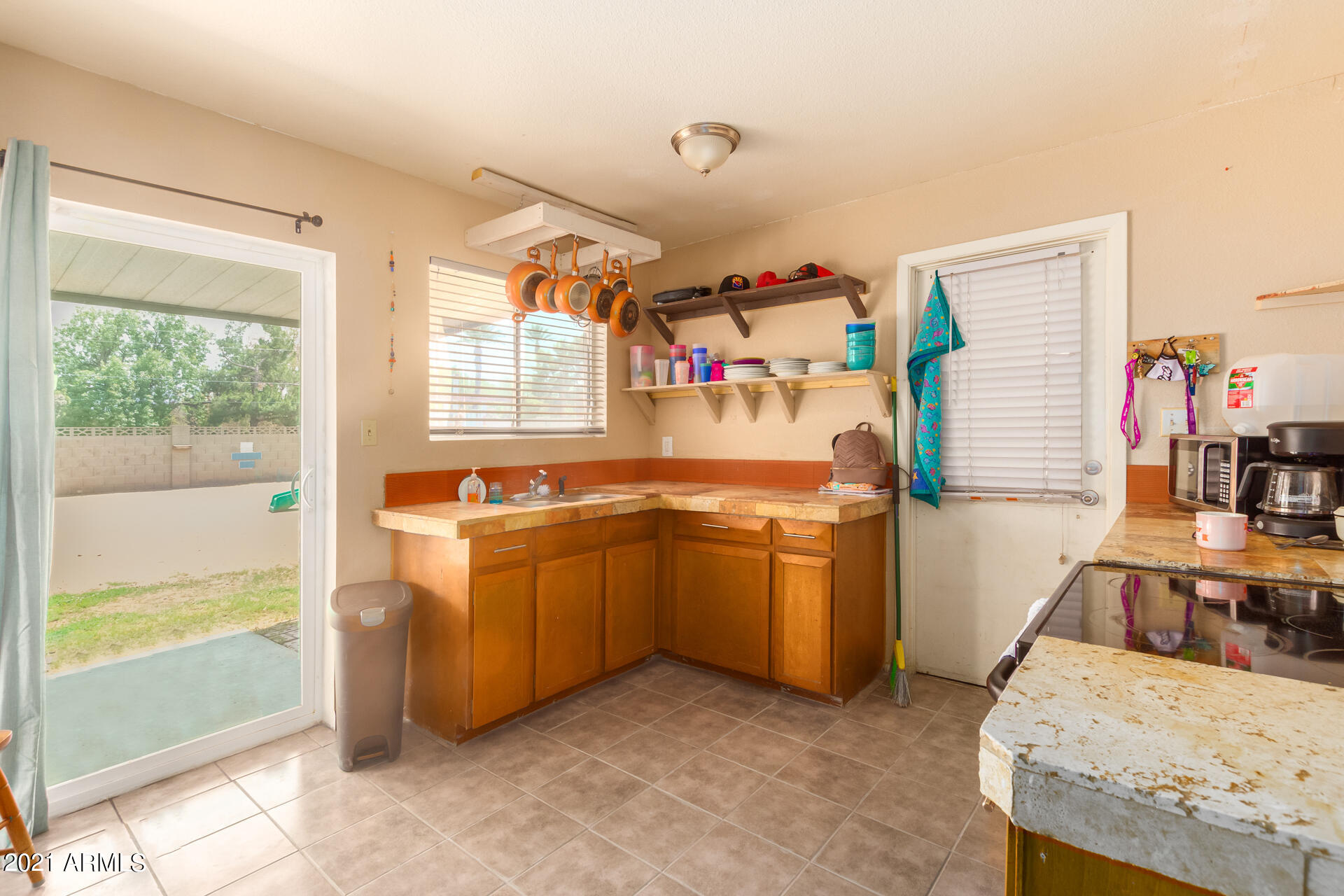 3807 West Wethersfield Road Phoenix, AZ 85029 - Photo 3 of 18 0006-06 - Wethersfield